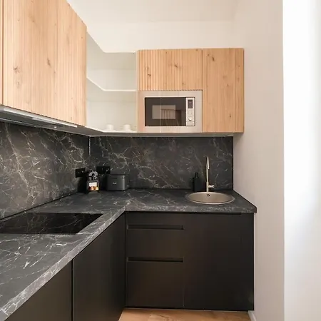 Amazing Place Clichy - Fourche Apartment